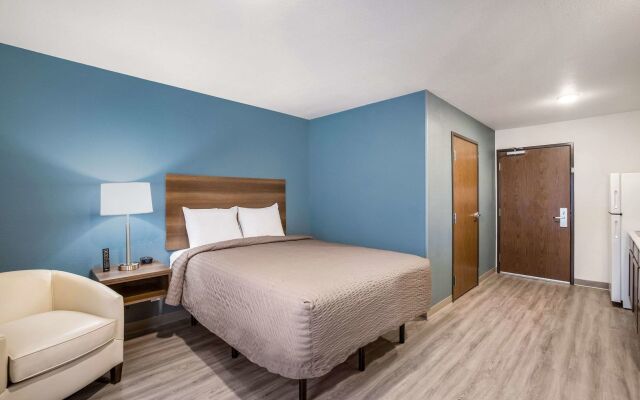 WoodSpring Suites Detroit Madison Heights