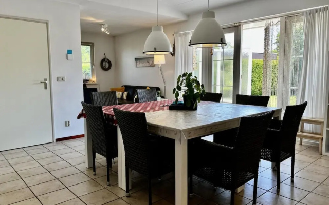Holiday Bungalow in Sint Maartenszee