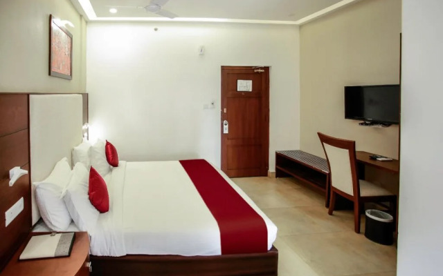 OYO 26692 Alankar Elite Inns
