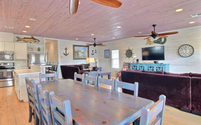 Purple Pelican - 4 Br home