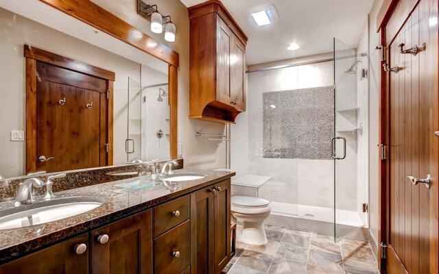 Luxury 3 Bedroom Ski in, Ski out  One Ski Hill Residence Located at the Base of Peak 8 with Hot Tub Access