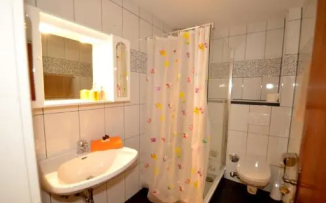 LOW BUDGET Apartment Areit Lozano by Apartments Ged
