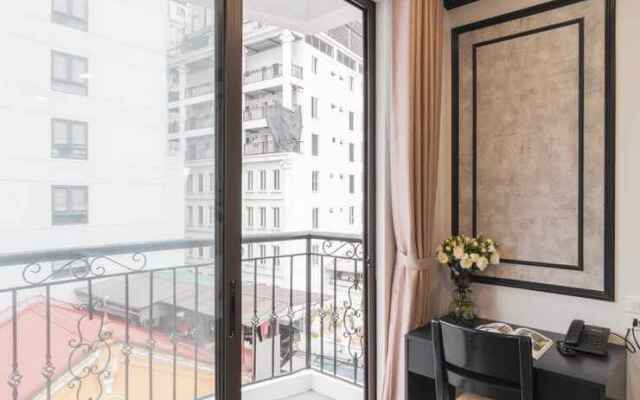 Charming Moon Hotel