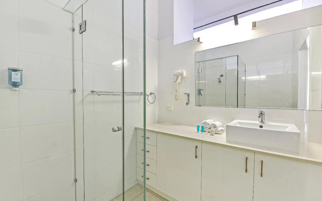 Broadbeach Travel Inn Apartments