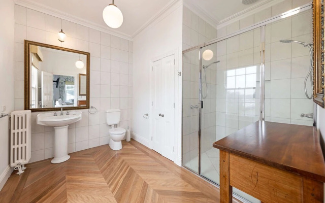 Oscars Waterfront Boutique