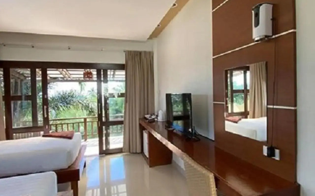 Sunset Beach Villas (Sha)