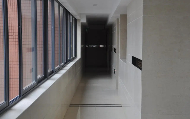Shenzhen Shengang Apartment Dongmen Branch