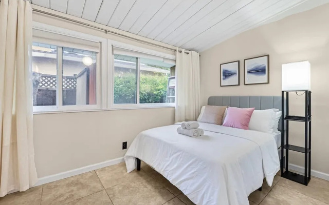 Entire 3br House With Playground