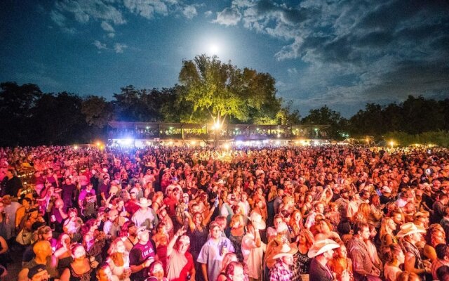 LEDGEROCK POINTE - 3 Br Home