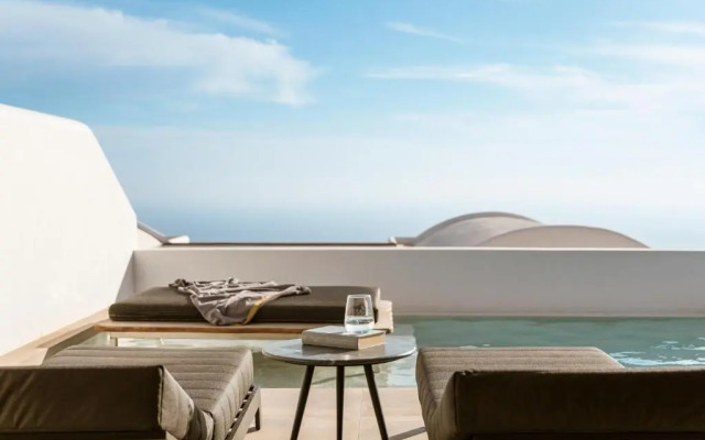 NĒRO Light-Filled Suites