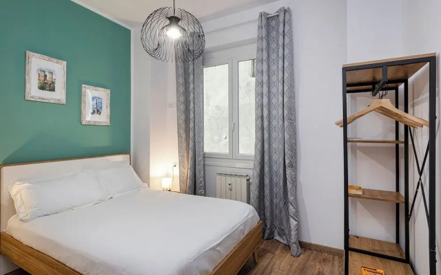 Art and Comfort near Lomellini Street