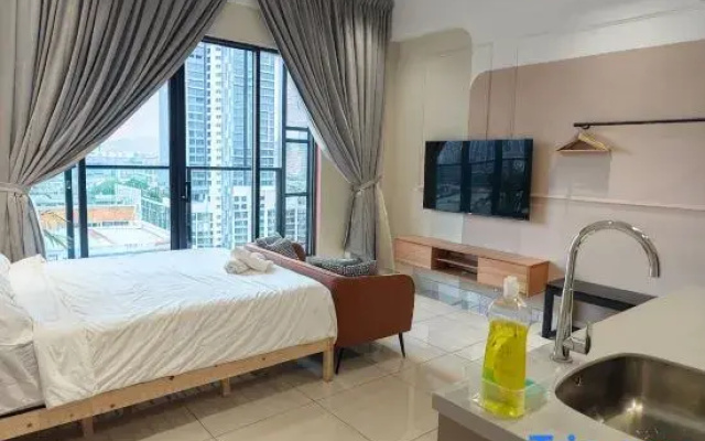 TRION POOL & KL City View The 110 Family Suite