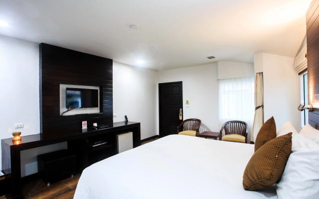 Chaweng Cove Beach Resort