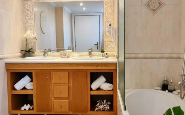 Theasis Apartments