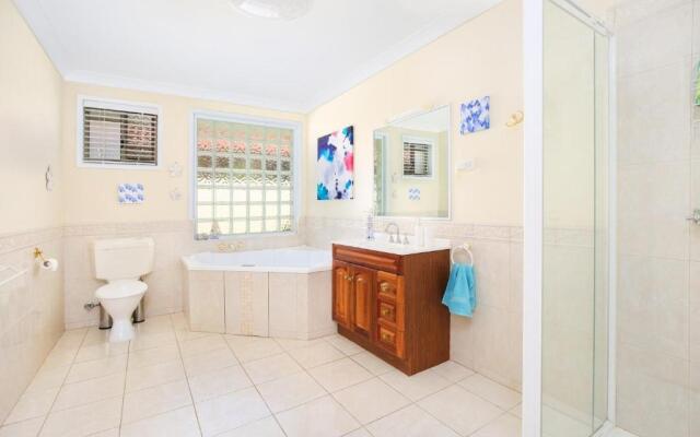 Michael Street 39, Golden Beach