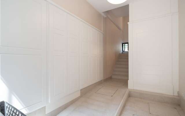 Ve.N.I.Ce Cera Remer Suite