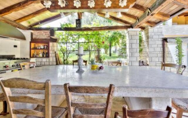 LANA house with apartment