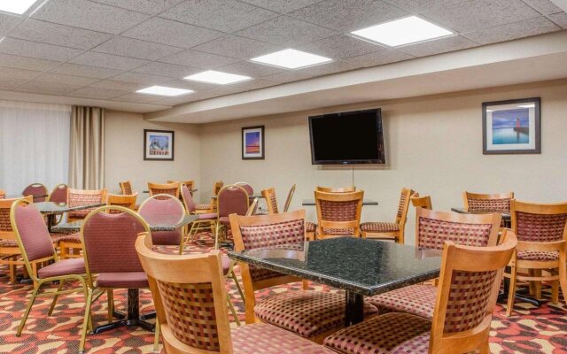 Comfort Inn & Suites Jackson - West Bend