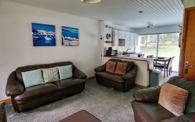 Special 2 Bedroom Home In White Cross