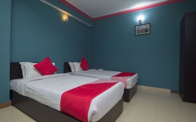 OYO 24177 Himadri Inn