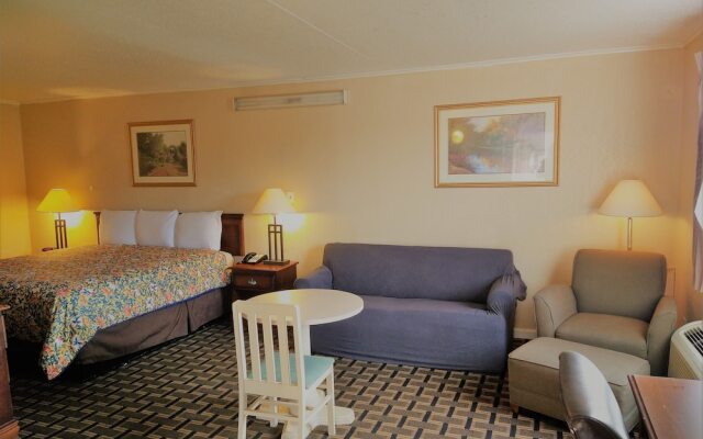 Grand View Plaza Inn & Suites