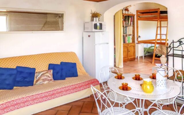 House Claudio Collabassa