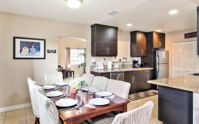 Atlantis - 4 Br Home