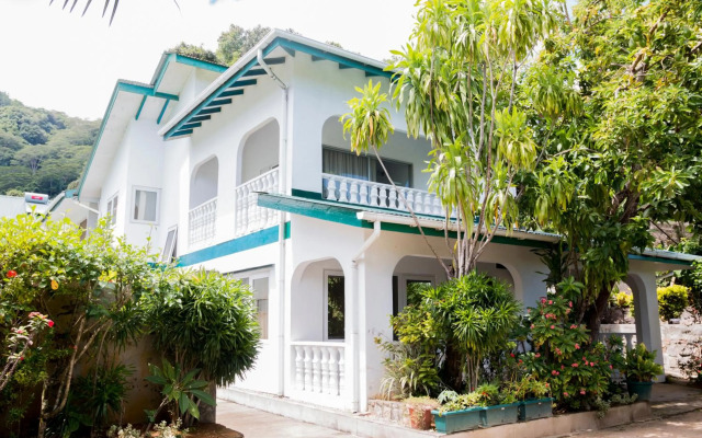 Le Manglier Guest House