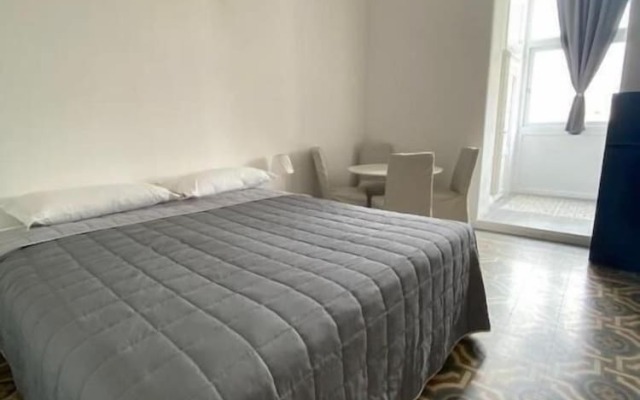 Bari LandLord 242