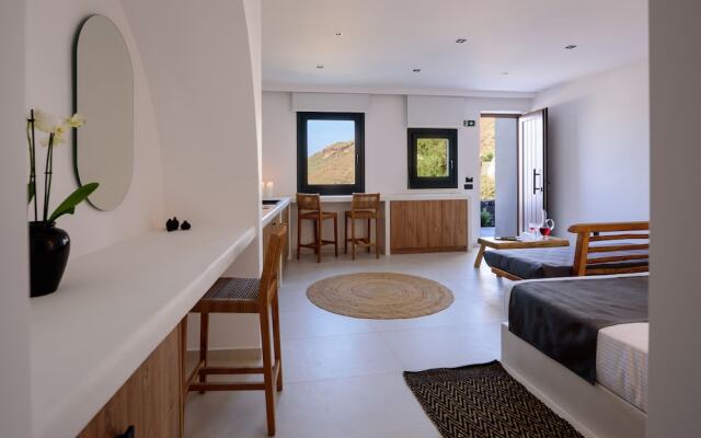 Ryolithos Suites