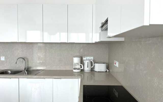 Lovely and Stylish Apartment With Calming Garden View