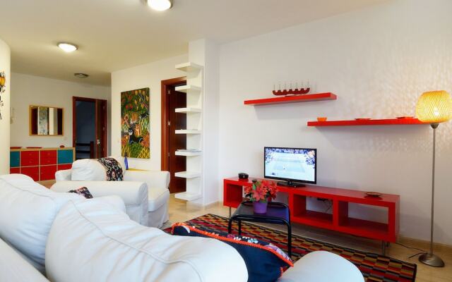 Comfortable Apartment in Arrecife With Terrace