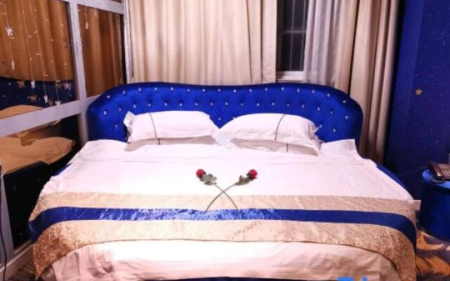 YunyiBoutique Theme Hotel (Sanyang Plaza)
