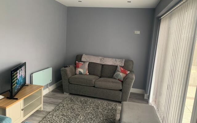 Impeccable 1-bed House in Aberdare
