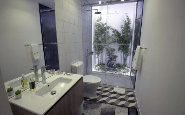 Oporto Sun - Trindade