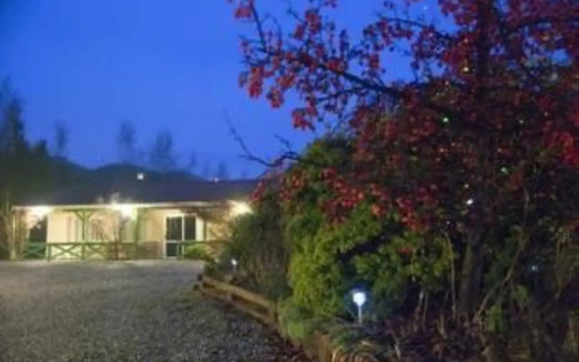 Archway Motel & Chalets