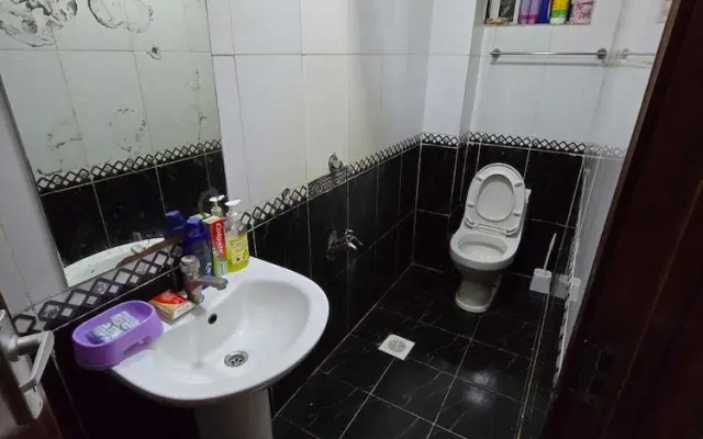 Lux Suites Astrol Apartments Garden City