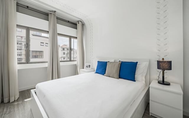 Drapes Design Apartments I by An Island Apart