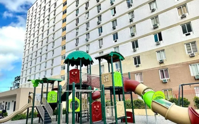 Panoramic Pool Views in Luxurious Lapu-lapu City Condo