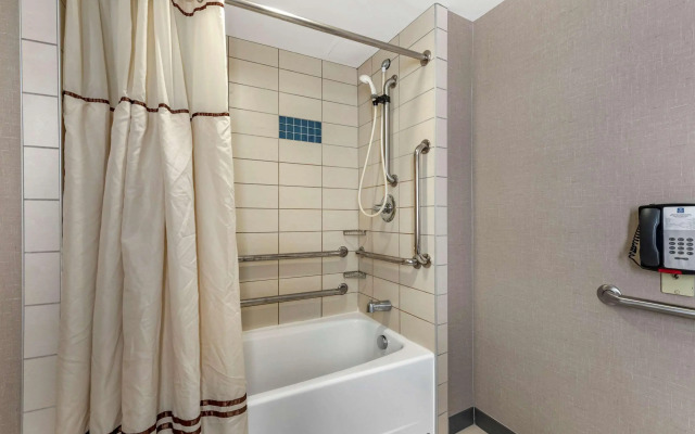 Cambria Hotel Columbus - Polaris