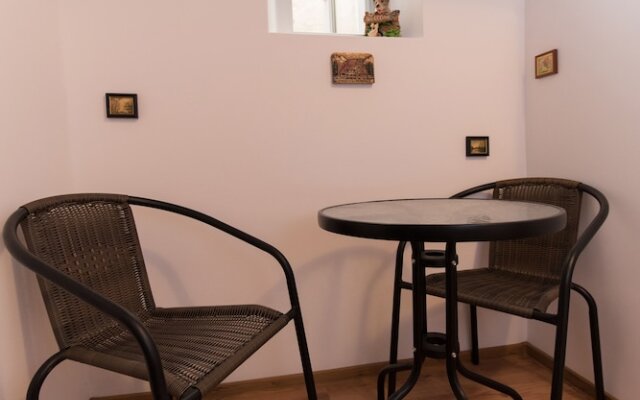 City Center Queen Apartment