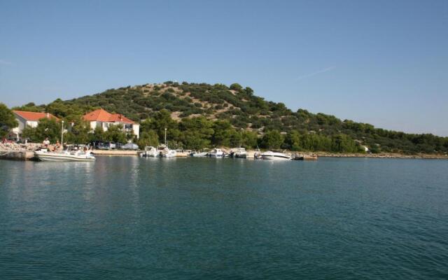 Apartments Vili Betina