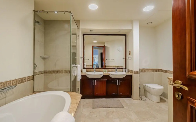 Fairmont South Residence 412