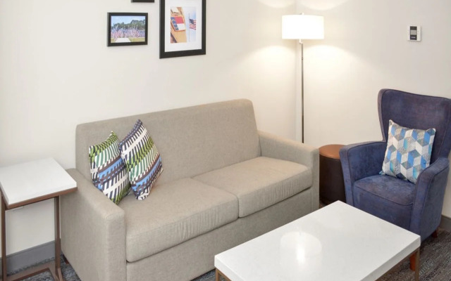 Four Points by Sheraton Fayetteville Fort Bragg