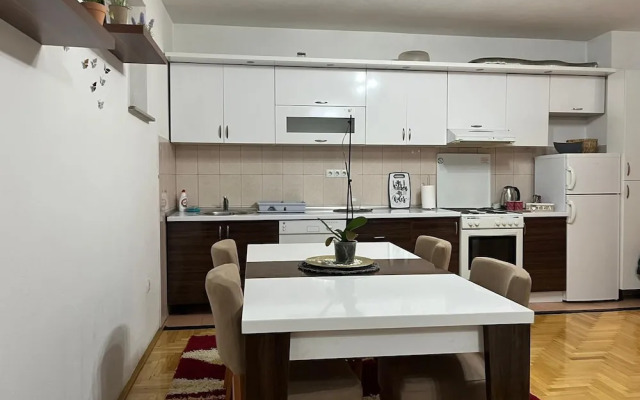 Charming 2-bed Apartment in Sarajevo