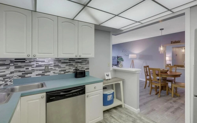 South Seas Tower 4-309