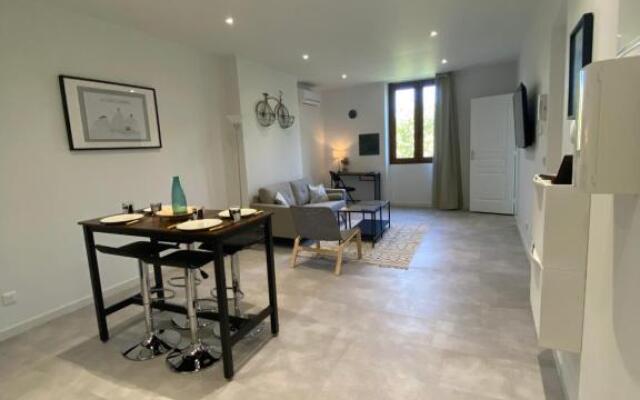 T3 2 chambres-centre-ville Place d'Armes Clim-Wifi