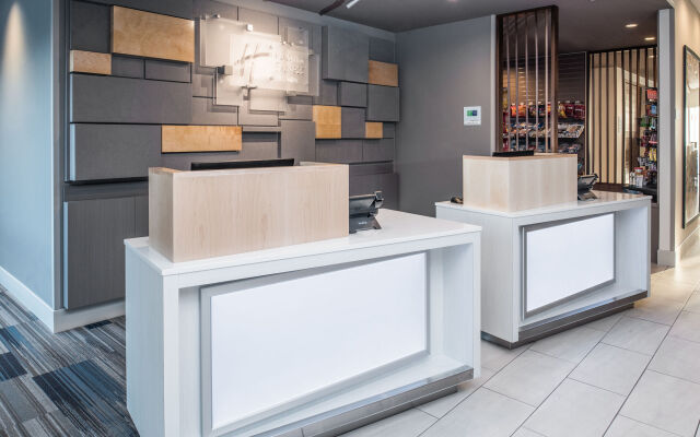 Holiday Inn Express & Suites Kingdom City by IHG