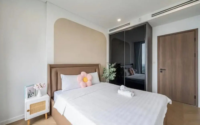 Parkland Riverside Luxury Vacation