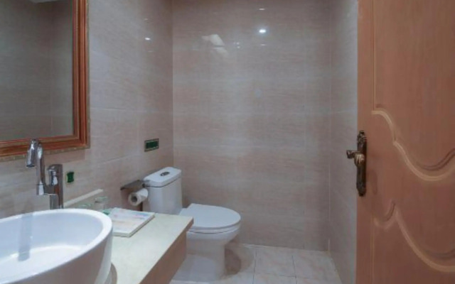 Chihao Hotel (Shenzhen Shiyan Hongfa World Store)